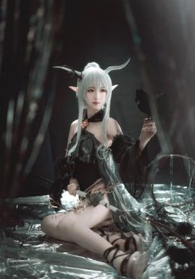 裙子里面的怪兽